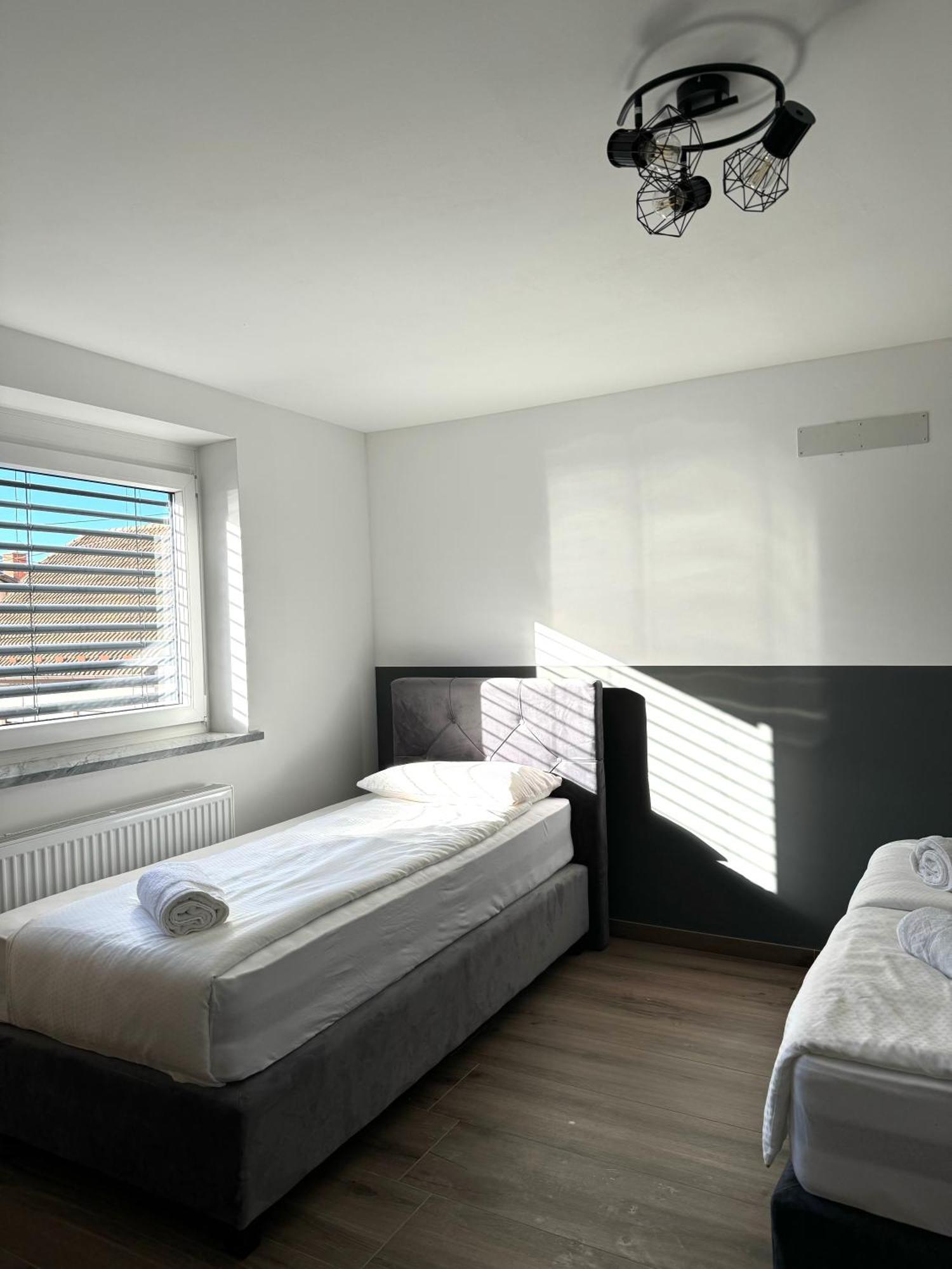 L&L Rooms Maribor Exterior photo